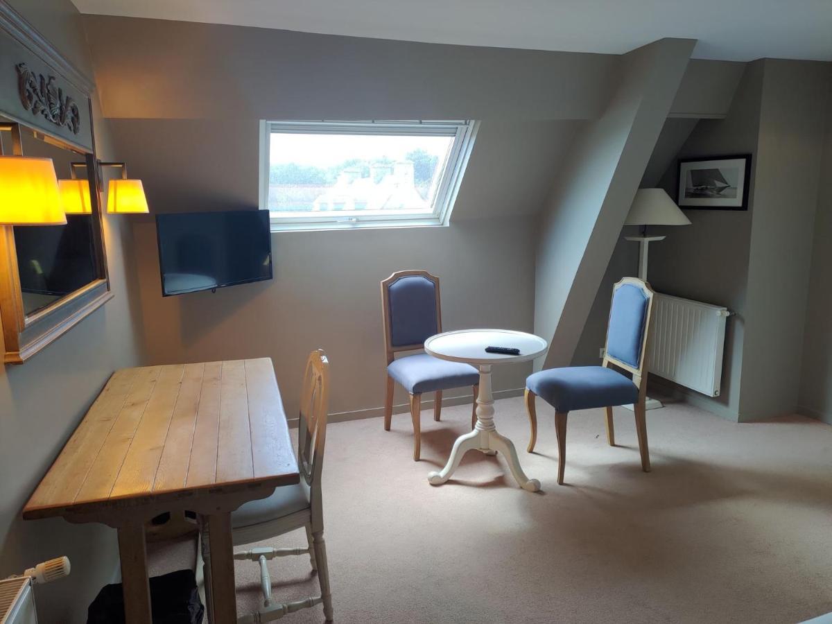 Hotel Traiteur Les Ormes, The Originals Relais Барневил Картере Екстериор снимка