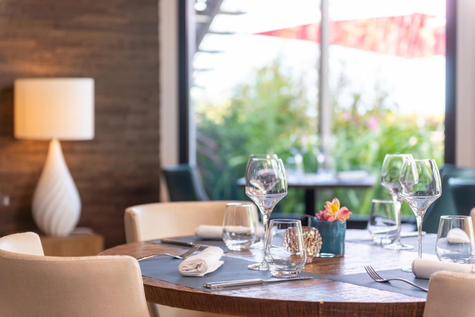 Hotel Traiteur Les Ormes, The Originals Relais Барневил Картере Екстериор снимка