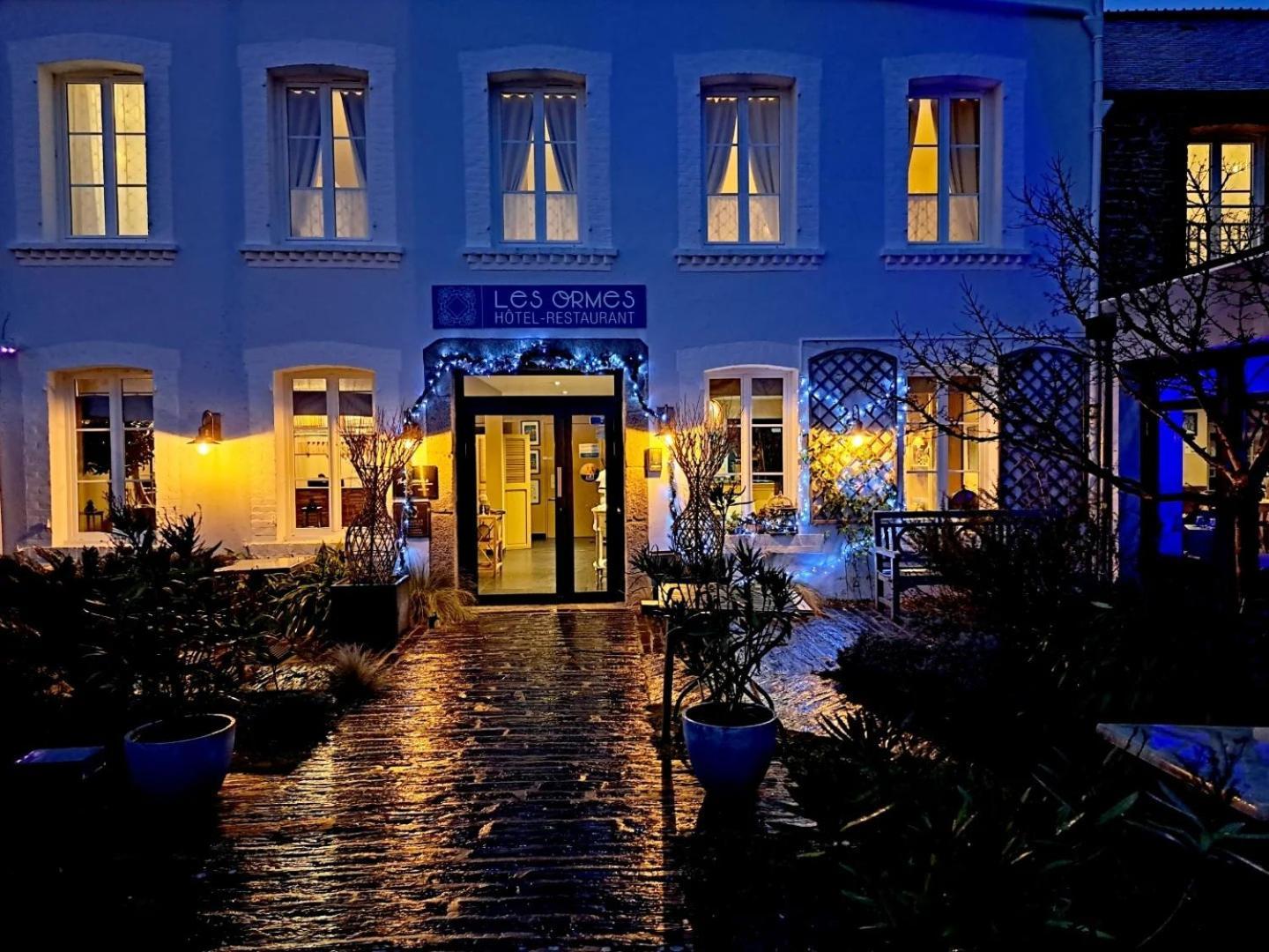 Hotel Traiteur Les Ormes, The Originals Relais Барневил Картере Екстериор снимка
