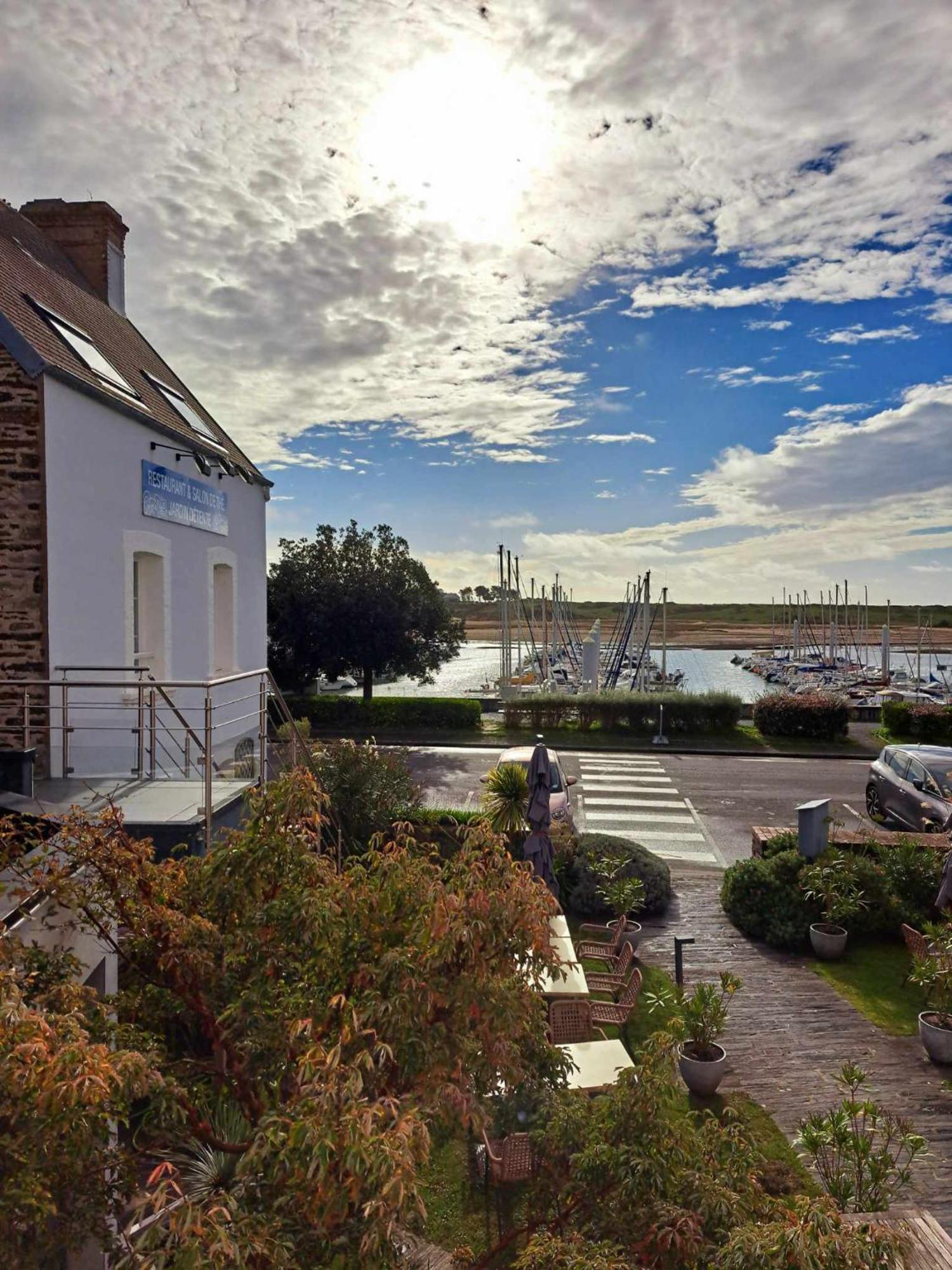 Hotel Traiteur Les Ormes, The Originals Relais Барневил Картере Екстериор снимка